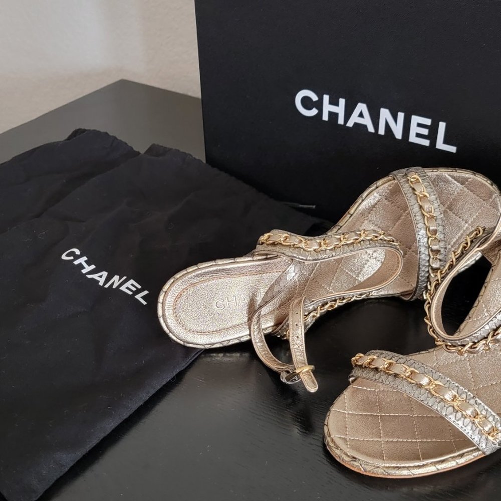 Chanel heels - Picture 3 of 4